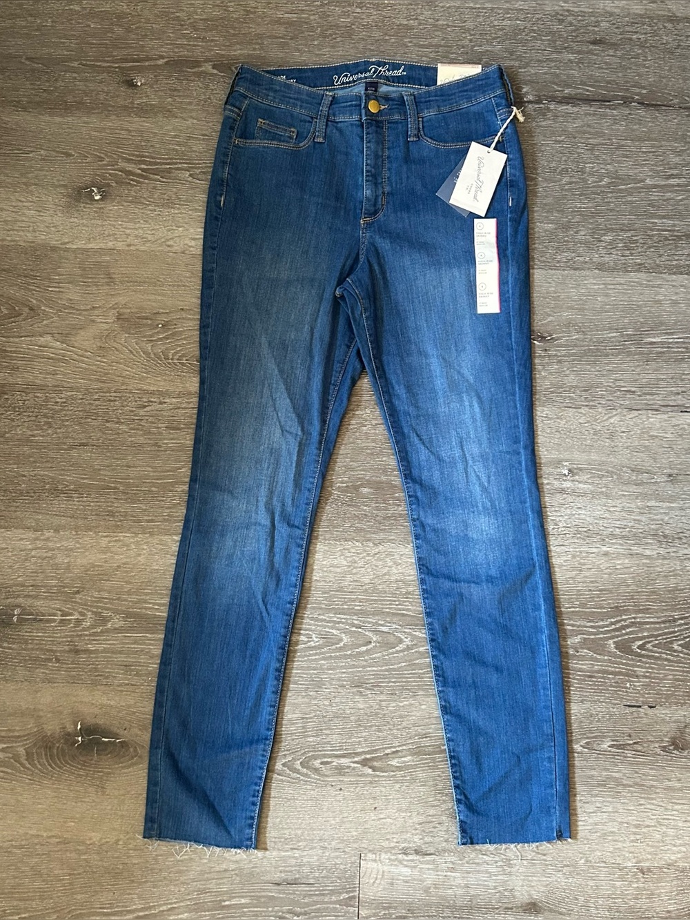 NWT Size 4 Universal Thread High Rise Skinny Jeans Medium Wash